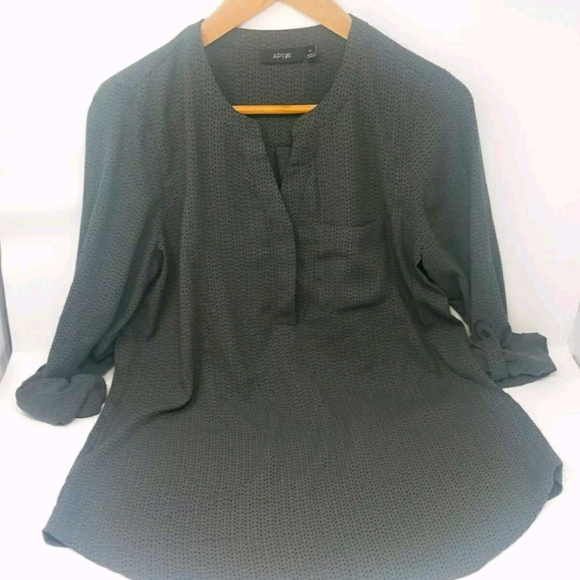 Women's Apt. 9 Roll Up Top Gray & Black Pattern M. - Picture 1 of 4